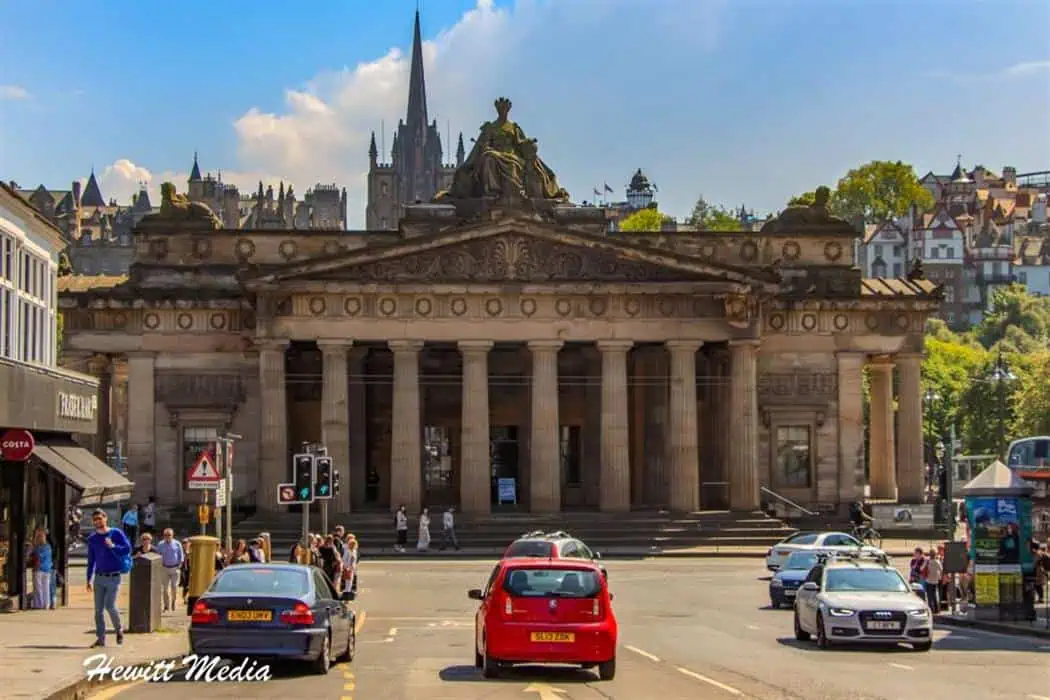 Traveler's Guide to Edinburgh