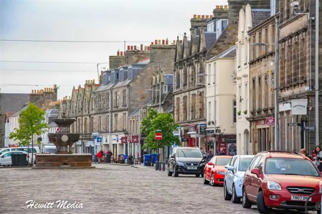 Traveler's Guide to Edinburgh