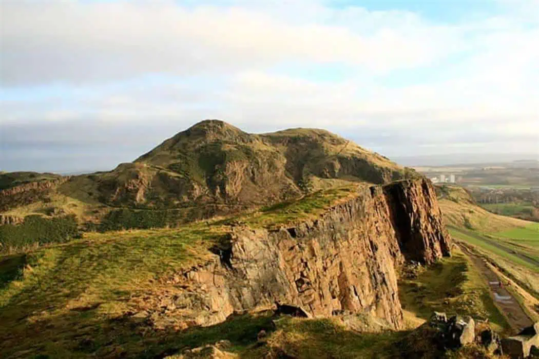 Traveler's Guide to Edinburgh - Arthur's Seat