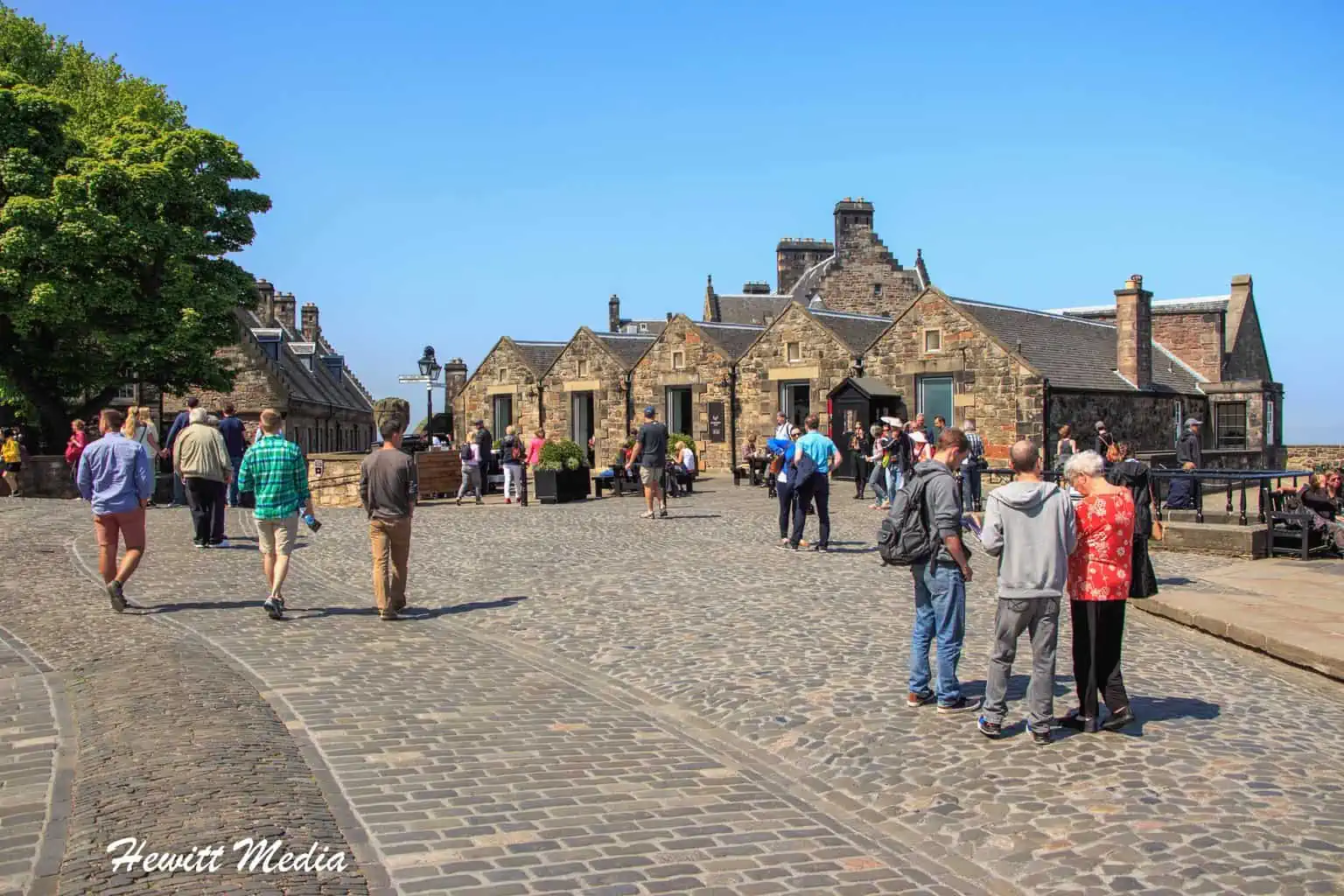Traveler's Guide to Edinburgh