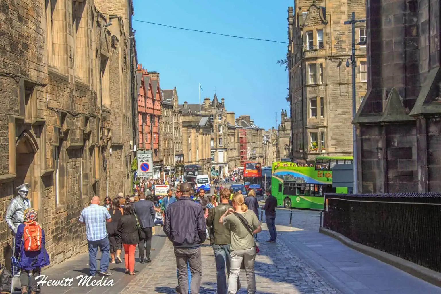 Traveler's Guide to Edinburgh - The Royal Mile