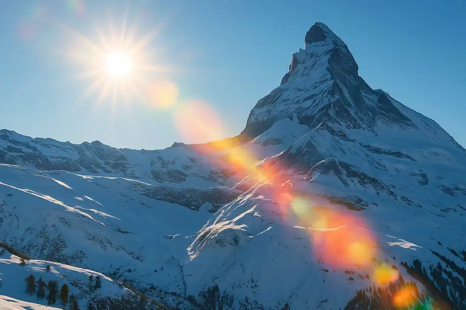 Winter Photography Tips - Avoid Lens Flare by Using a Lens Hood