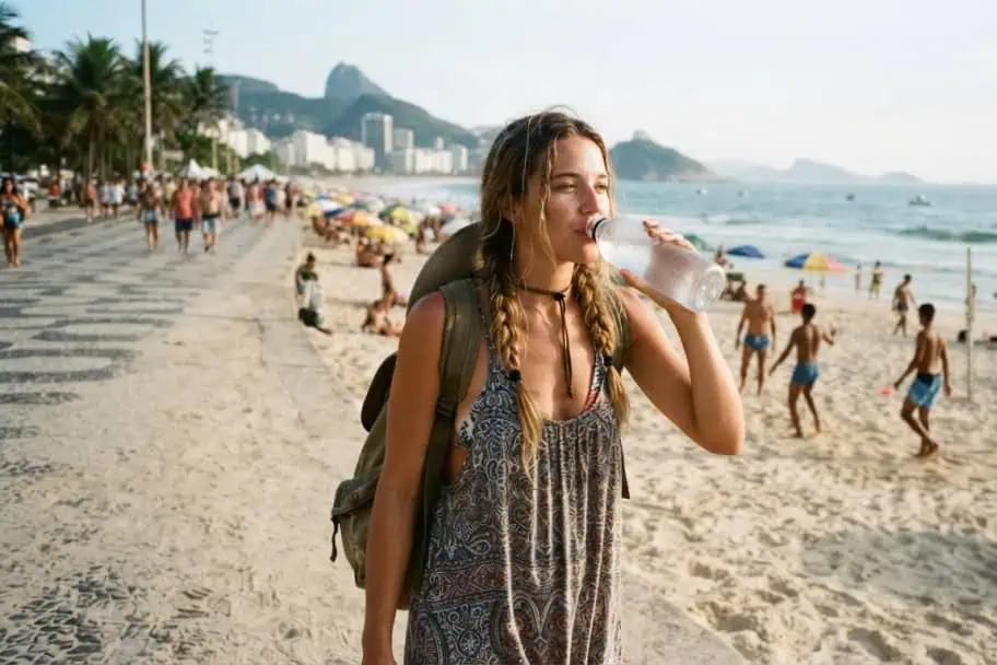 Drink a Lot of Water Staying Healthy When Traveling - Drink a Lot of Water