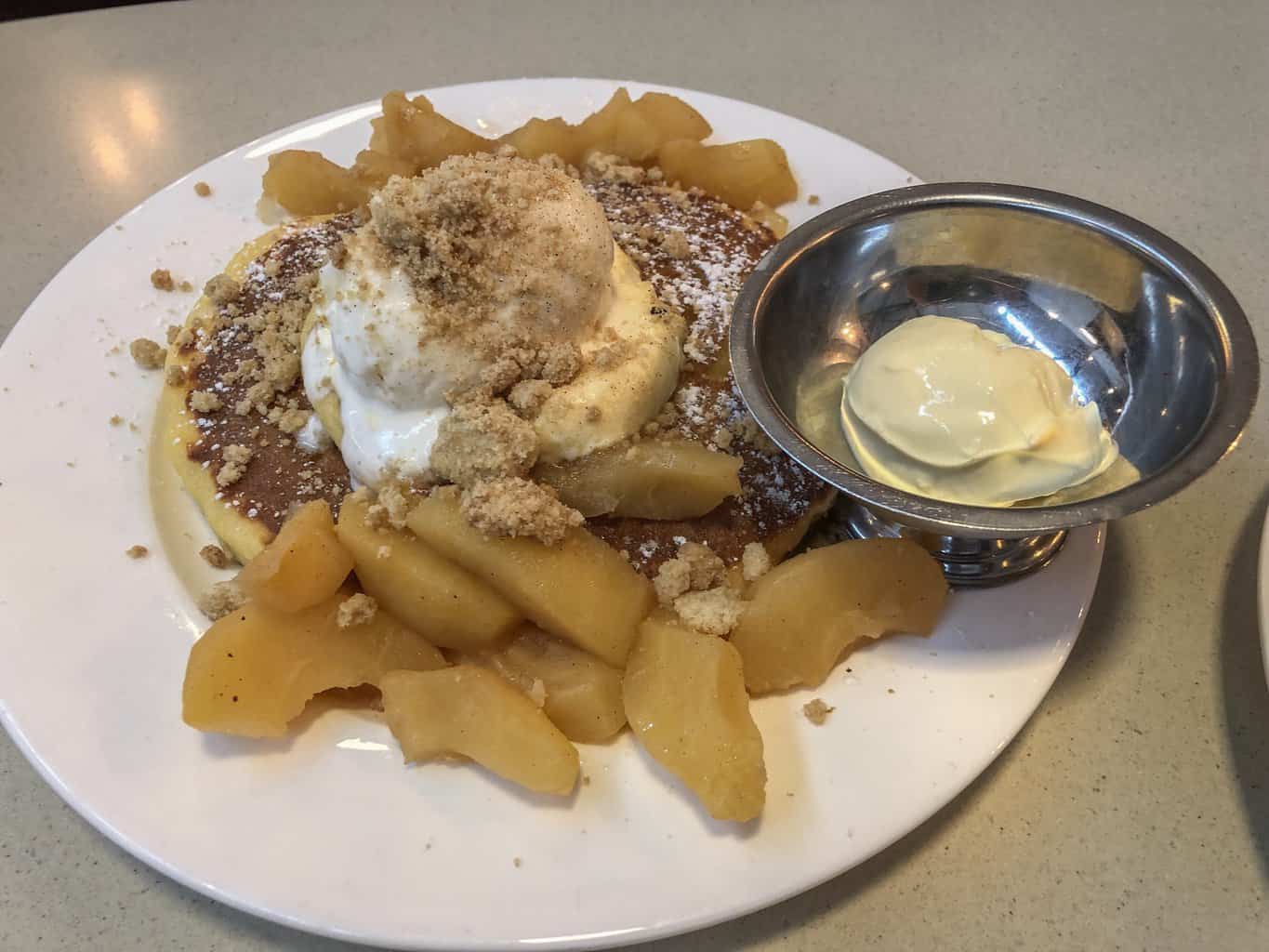 Apple Crumble Pancakes at the Pancakes on the Rocks