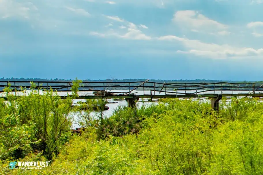 Damaged lower circuit walkway in Iguazú National Park Damaged lower circuit walkway in Iguazú National Park