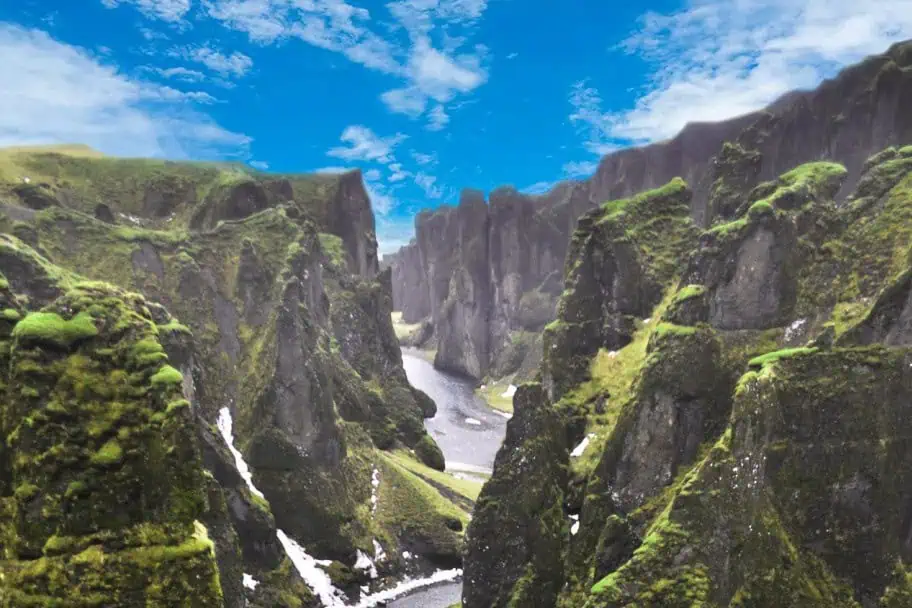 Iceland Travel Planning - Fjaðrárgljúfur Canyon