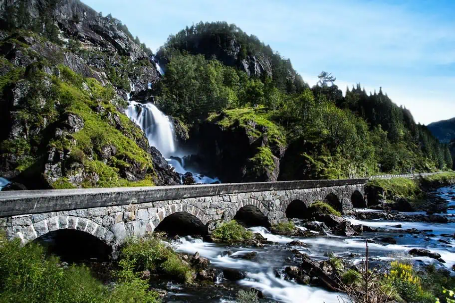 Låtefossen Falls