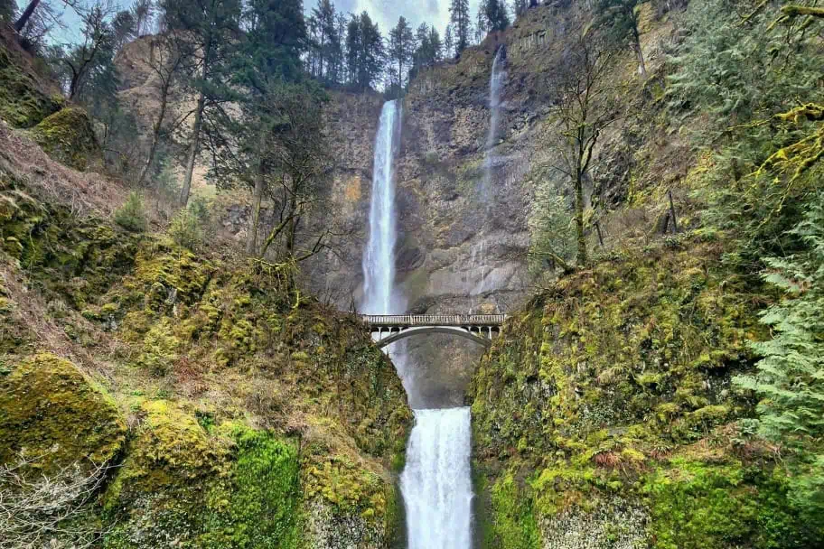 Most Incredible Waterfalls in the World - Multnomah Falls