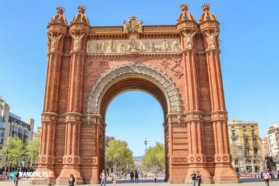 Arco de Triunfo de Barcelona A Day in Barcelona - Arco de Triunfo de Barcelona