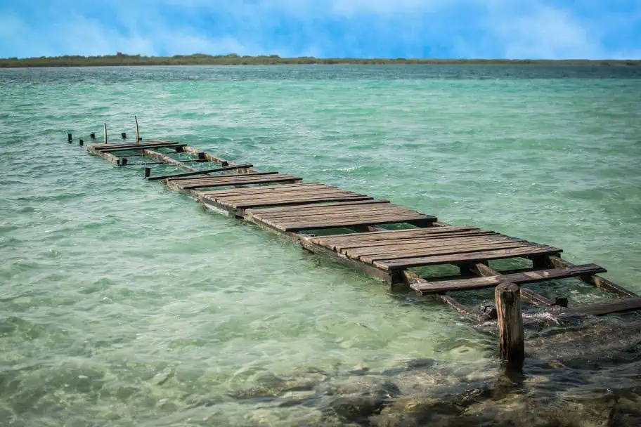 The Most Beautiful Lakes in the World - Lake Bacalar, Mexico