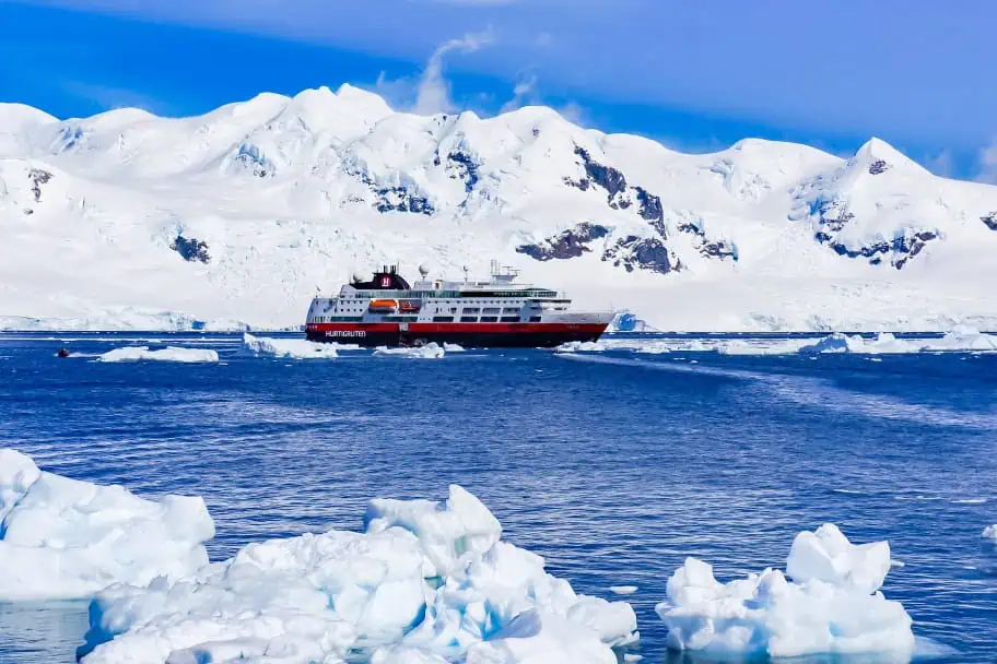 Choosing the right Antarctica cruise