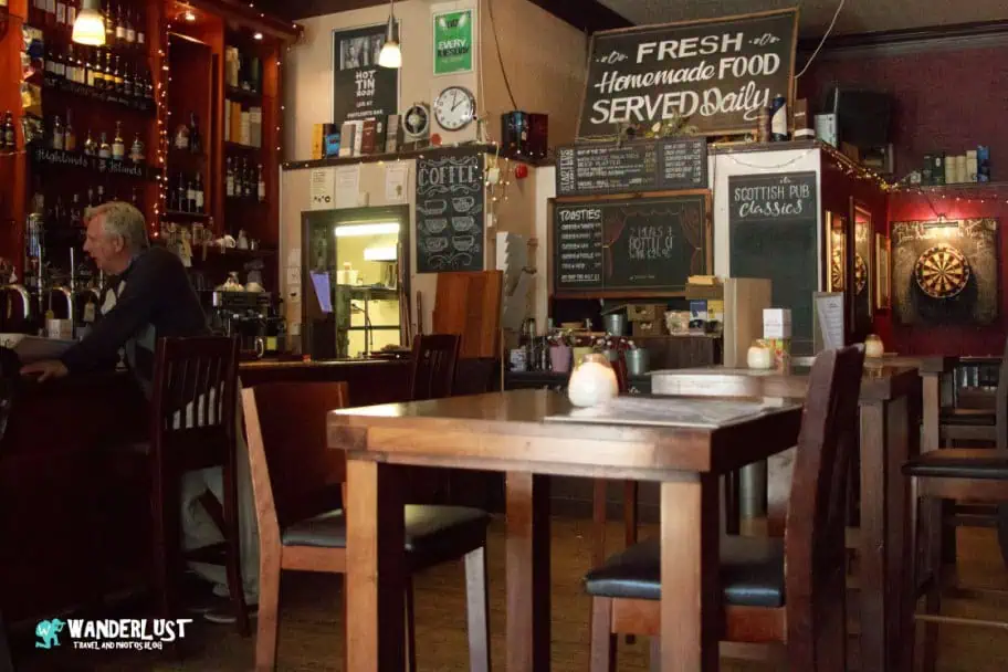 Edinburgh one-day itinerary - Edinburgh Pub