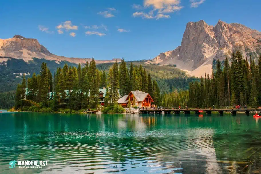 Emerald Lake near Banff, Alberta Emerald Lake near Banff, Alberta