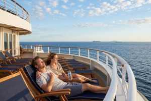 10 Helpful Tips to Avoid Seasickness When Traveling