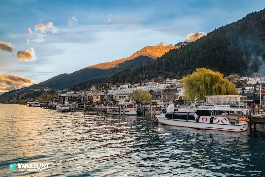 Queenstown, New Zealand Queenstown, New Zealand travel guide